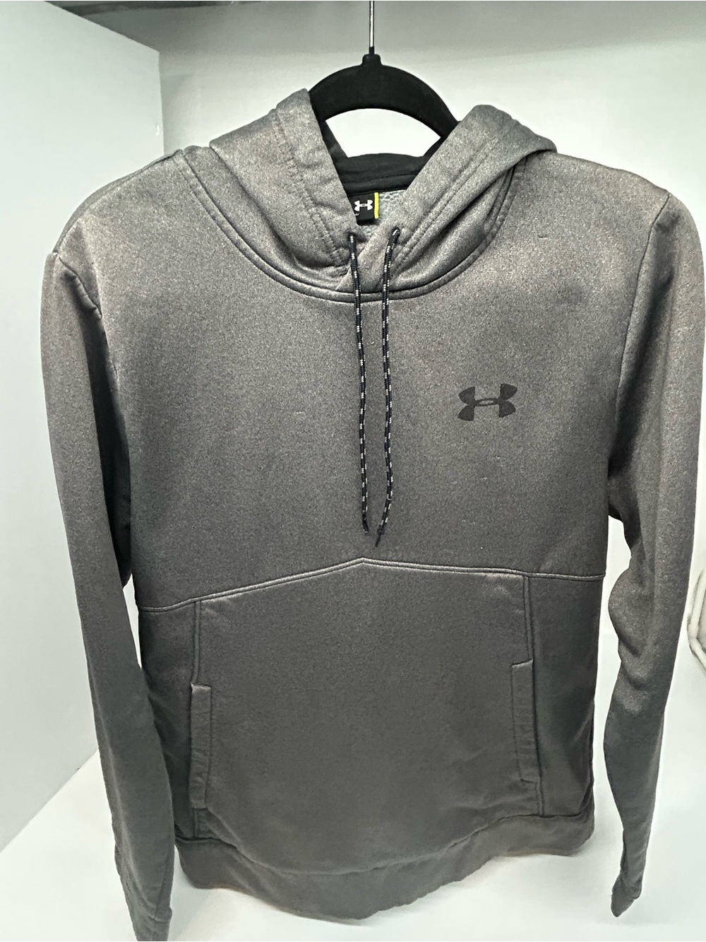 Under Armour Men’s Storm Armour Water Repellent Gray Hoodie Pullover M